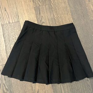 Aritzia Black Pleated Skirt